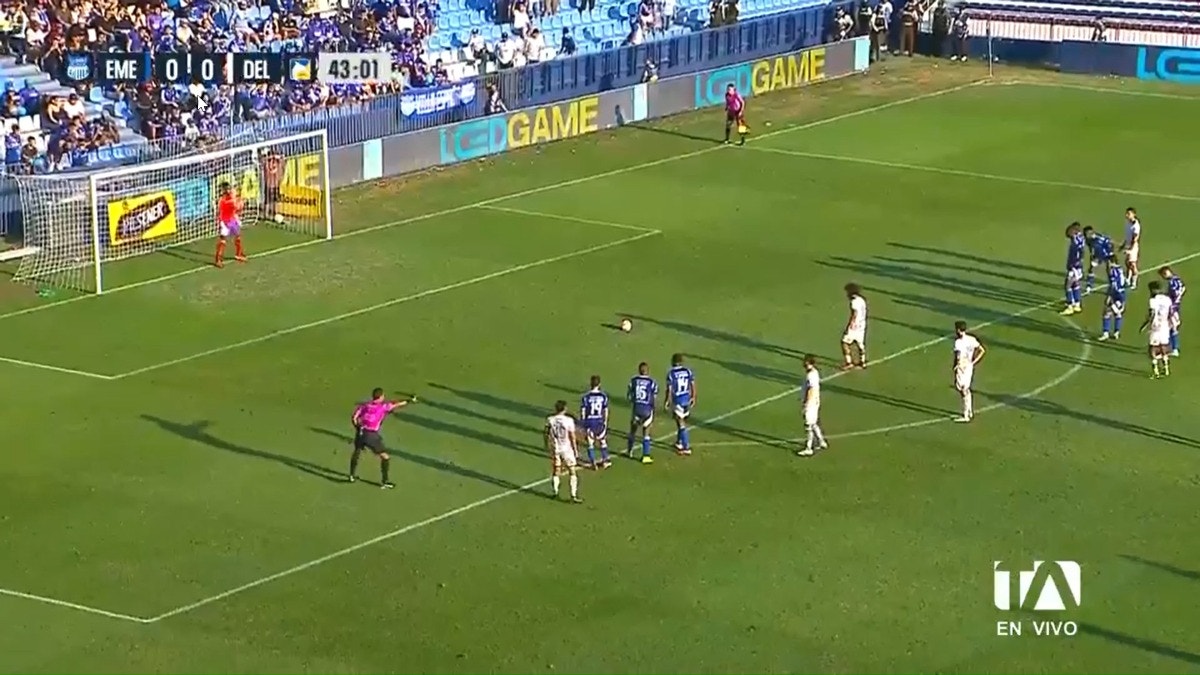 Erick Mendoza anotó a Delfín 1-0 contra Emelec