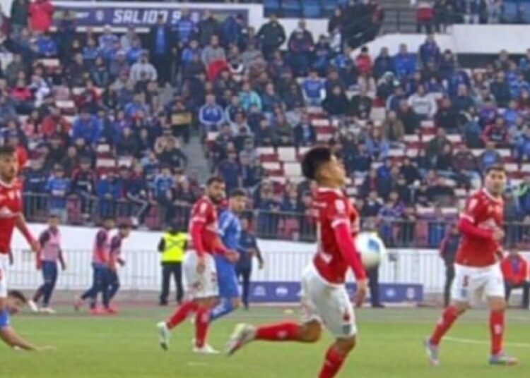 Los audios del VAR en el polémico penal que le cobraron a la U ante Deportes Iquique – Tendencias