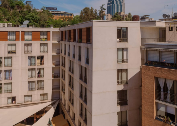 Piden rematar departamento de Luis Hermosilla en Santiago por $70.000.000: ¿Cómo es el inmueble?