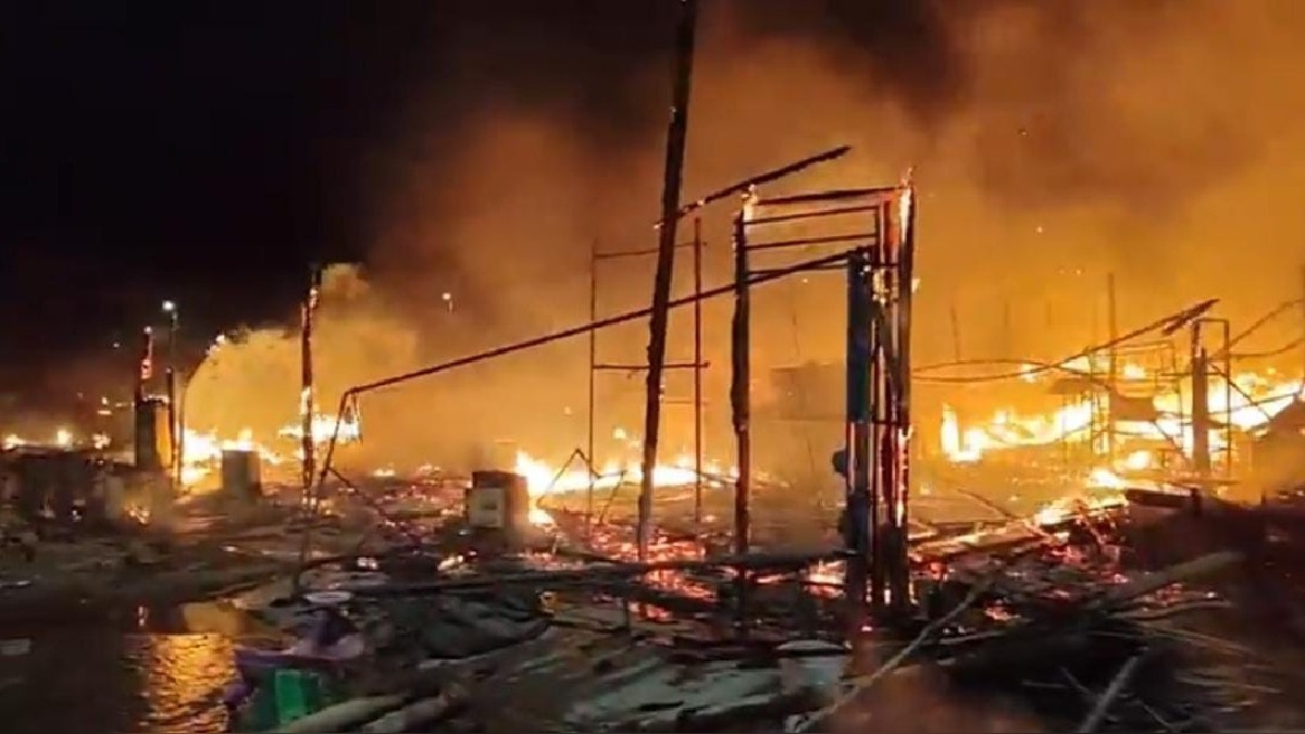 PISCO: El fuego destruye varias casas en el centro poblado de alto molino Todavía se desconoce si hay muertes debido a este incendio.