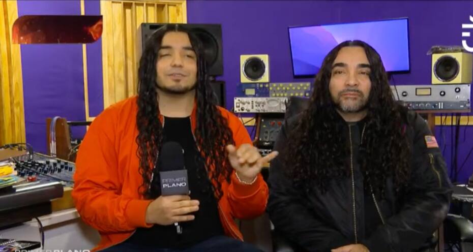 El vocalista de la noche arremetió contra Leo Rey.