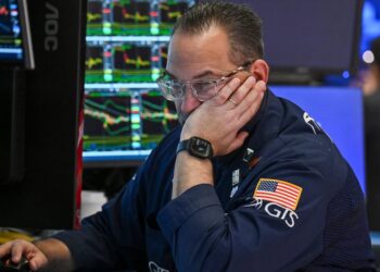 Acciones mundiales suben ligeramente y en Chile se espera la reacción del IPSA al triunfo de Jara