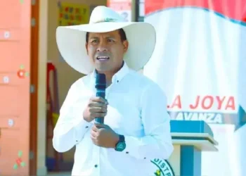 Alcalde fue detenido por conducir su auto en presunto estado de ebriedad y agredir a un policía