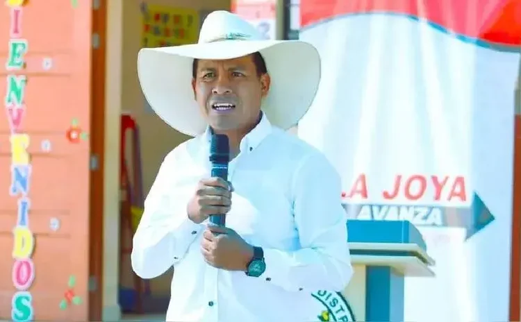 Alcalde fue detenido por conducir su auto en presunto estado de ebriedad y agredir a un policía