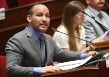 Alejandro Muñante critica suspensión a Patricia Benavides porque asegura que deja un nefasto precedente