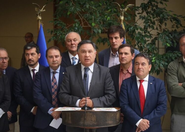 Bancada RN ingresa tres proyectos de ley para prevenir uso irregular de licencias médicas