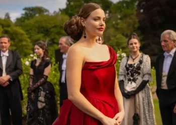 Christina Hendricks y Kristine Froseth destacan la vulnerabilidad, el poder y la hermandad