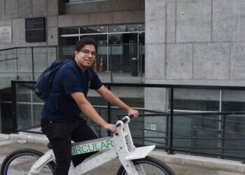 Corfo otorga $15 millones a proyecto de estudiante que busca fabricar bicicletas de plástico reciclado para la Universidad de Santiago