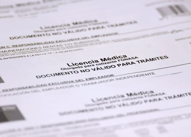 “Cumplió su función en el máximo de sus capacidades”: Minsal defiende labor de Compin ante caso de licencias médicas