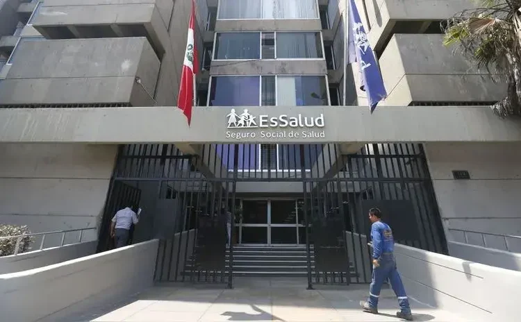 Denuncian que EsSalud enfrenta deudas millonarias con empresas proveedoras desde 2020