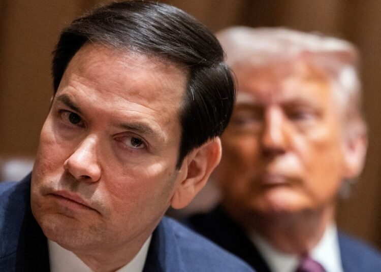 El secretario de Estado de EE.UU. “anima” a China a que interceda para evitar que Irán cierre el estrecho de Ormuz