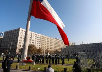 FMI afirma que Chile puede acelerar su crecimiento, pero advierte que no alcanzará las tasas de los 90