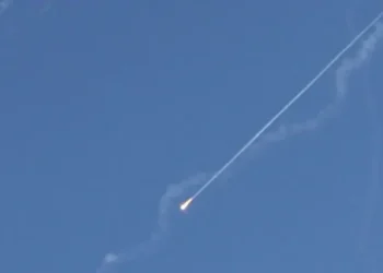 Irán vuelve a atacar a Israel con misiles dirigidos a Tel Aviv, Haifa y Jerusalén