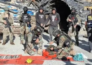 La Policía captura a dos personas con explosivos, municiones y chaleco táctico en Pataz