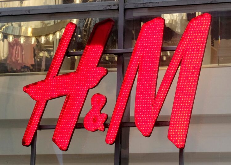 Las ganancias de la sueca H&M caen y la firma de moda apunta al tipo de cambio