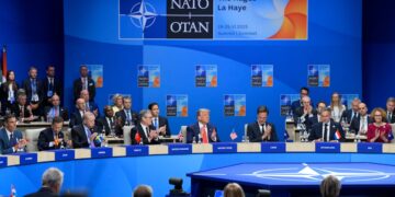 Los líderes de la OTAN acuerdan aumentar gasto de defensa al 5% del PIB en medio de creciente amenaza de Rusia