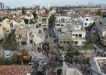 Los nuevos ataques iraníes sobre Israel dejan 13 personas heridas, dos de gravedad