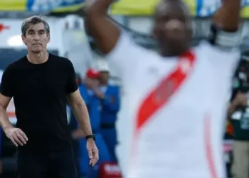 Óscar Ibáñez explicó la razón del cambio de Paolo Guerrero: Fue honesto conmigo, estaba fusilado