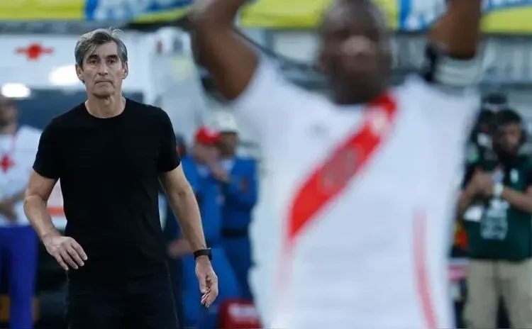 Óscar Ibáñez explicó la razón del cambio de Paolo Guerrero: Fue honesto conmigo, estaba fusilado