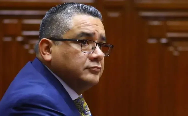 PJ autorizó levantar el secreto de las comunicaciones de dispositivo entregado por Junior Izquierdo en investigación a Juan José Santiváñez