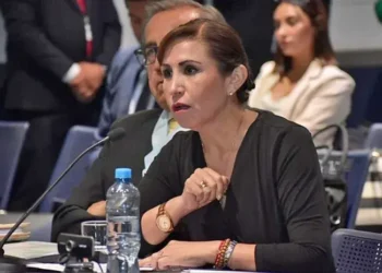 Patricia Benavides señaló que existen dos interpretaciones sobre tiempo que seguirá en Fiscalía si logra ser restituida