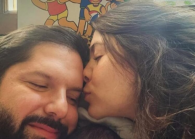 Presidente Boric presenta a su hija Violeta con emotiva publicación: “Nuestra niña de invierno que nos trae la primavera para siempre”