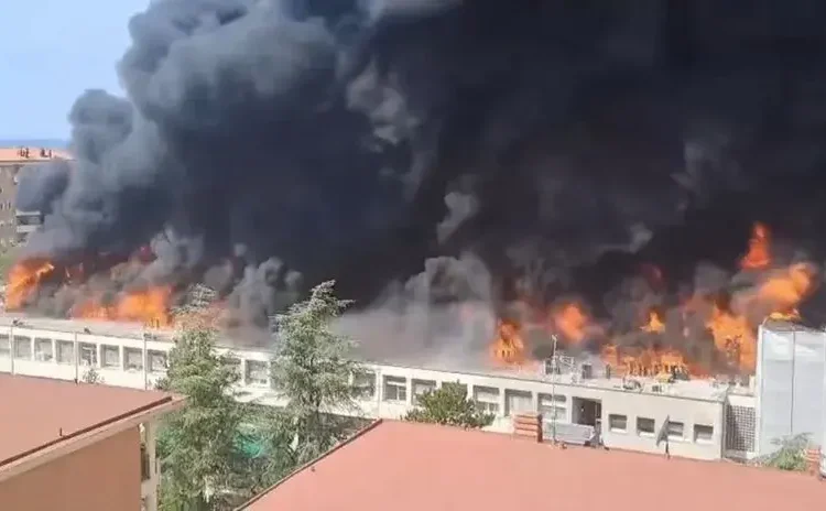 Un terrible incendio obliga a desalojar la universidad italiana de la Tuscia por gases tóxicos [VIDEO]
