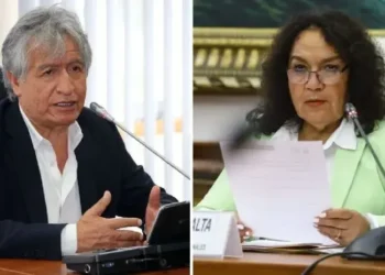 Virgilio Acuña tilda de “tomadura de pelo” versión sobre que tesis de su hermana se perdieron por fenómeno El Niño