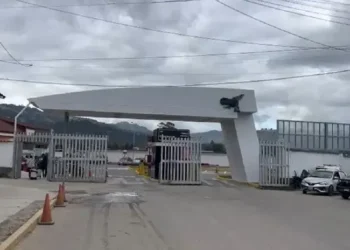 adulto mayor falleció dentro de un avión en el aeropuerto Armando Revoredo