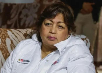 denuncian que esposo de ministra de la Mujer evitó sanción por donaciones perdidas gracias a personal que ella nombró