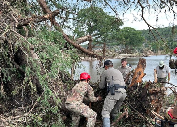 Falta de meteorólogos y de sistemas de alerta: las críticas tras las mortales inundaciones en Texas