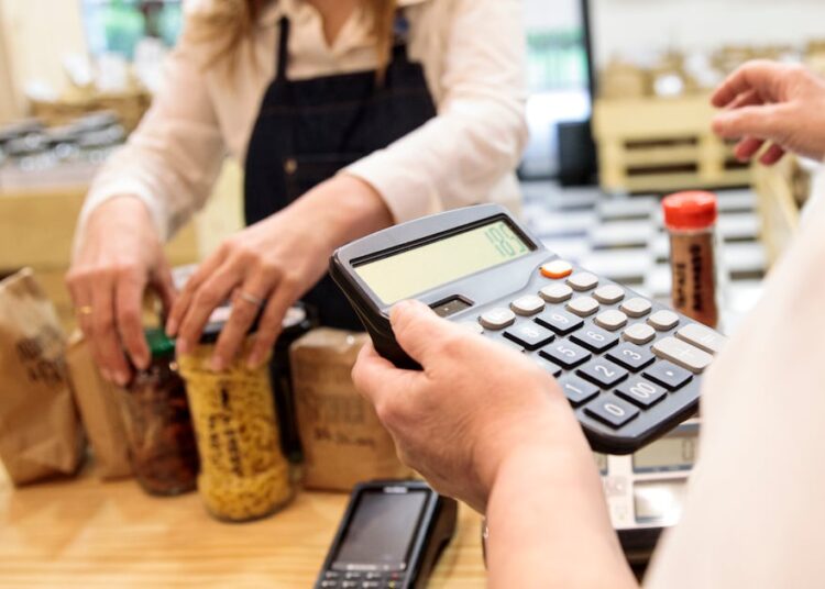 Pequeñas empresas se ubican en el segundo lugar en los montos de ventas del comercio