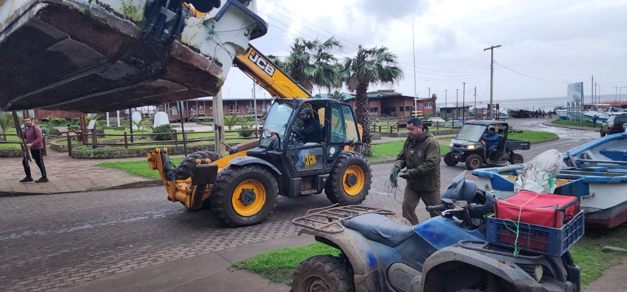 Personal policial se despliega en  Juan Fernández ante alerta de tsunami.