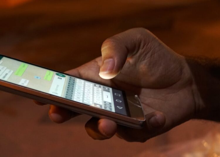 Violencia digital contra mujeres – La Tercera