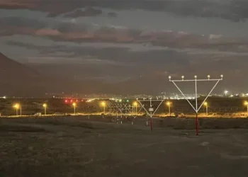 Aeropuerto de la Ciudad Blanca cuenta con nuevo sistema de luces para el aterrizaje de aviones