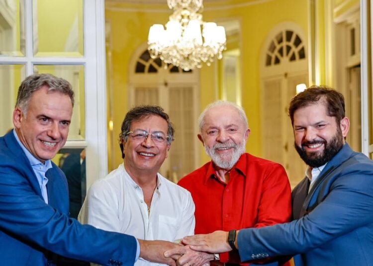 Contra el “avance de los discursos autoritarios”: Boric y presidentes extranjeros preparan declaración conjunta