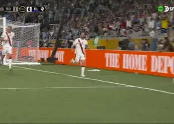 En medio de reclamos por una mano, Bernardo Silva pone el 1-0 de Manchester City ante Al Hilal [VIDEO]