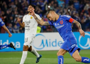 La Copa Sudamericana le sienta bien a los azules: la U aplasta a Guaraní y pone más de un pie en los octavos de final