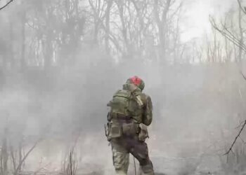 Mueren cinco personas y otras 30 resultan heridas en un nuevo ataque de las fuerzas rusas sobre Donetsk