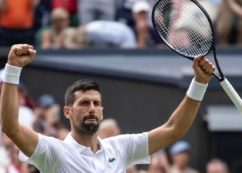 Novak Djokovic vence con espectacular remontada para meterse en los cuartos de final de Wimbledon
