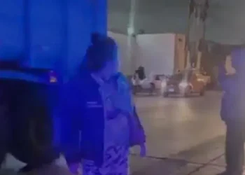 joven fue atropellado por una motocicleta en la avenida Argentina