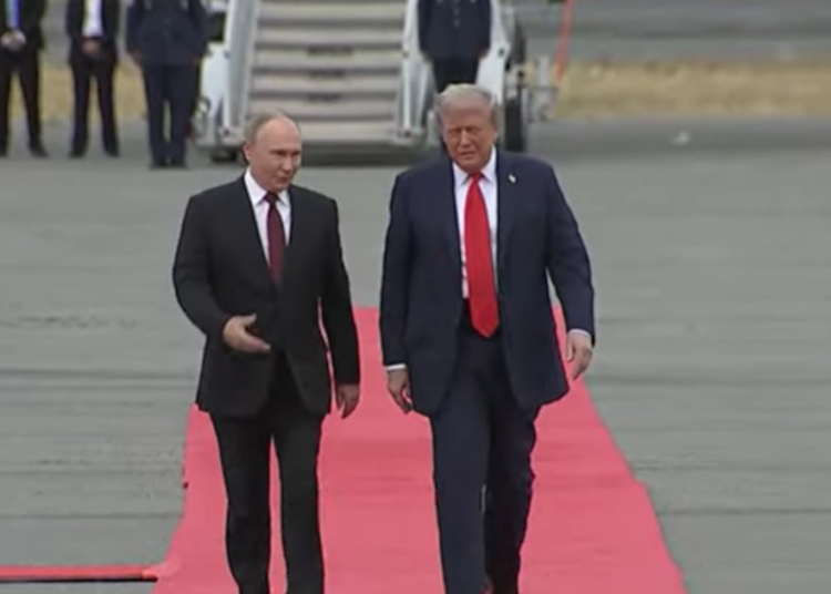 Trump dice que un acuerdo de paz en Ucrania “ahora depende” de Zelensky