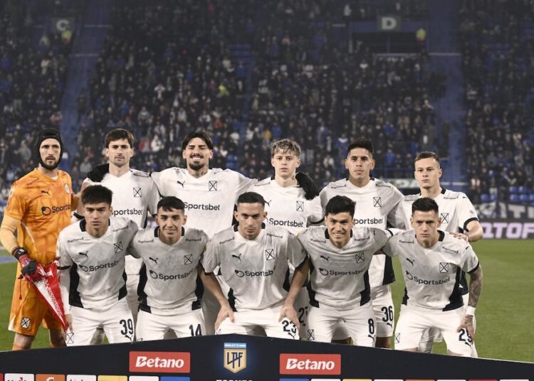 El gol de Felipe Loyola no bastó: Independiente dosifica y vuelve a caer antes de la revancha con la U