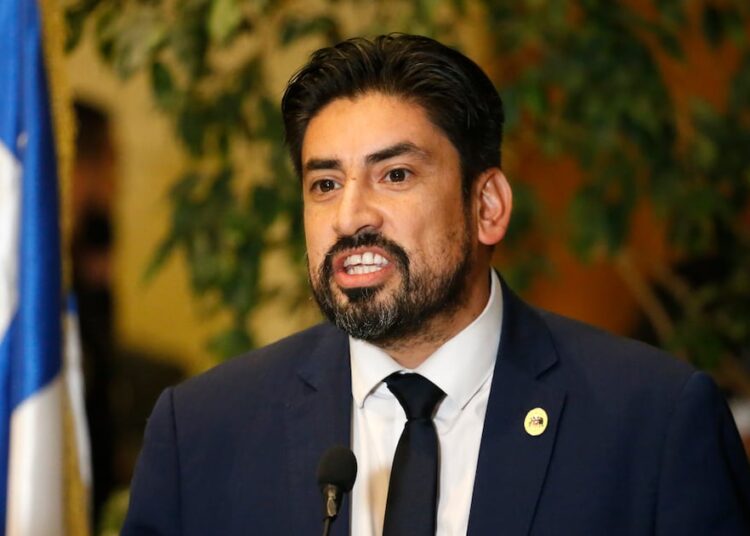 “Voy a disputar de forma desigual”: el descargo del diputado Oyarzo por “intervencionismo” de Boric en negociación de su distrito