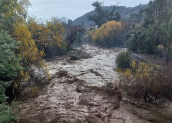 Senapred declara alerta roja por desborde de ríos Lenca y Chaica en Puerto Montt: 19 personas debieron ser evacuadas