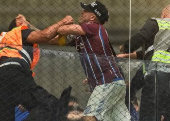 Violencia en la Copa Sudamericana: graves incidentes entre la hinchada de Godoy Cruz y la policía brasileña