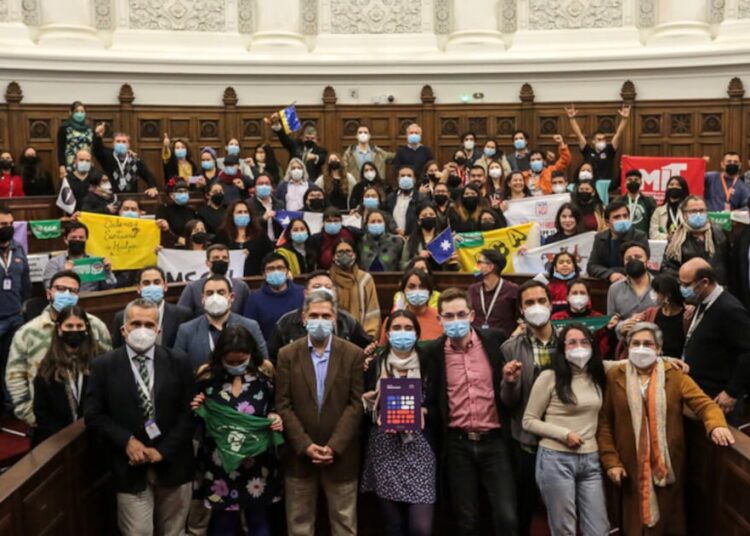 Las reflexiones de los exconvencionales que postulan al Congreso a tres años del triunfo del Rechazo