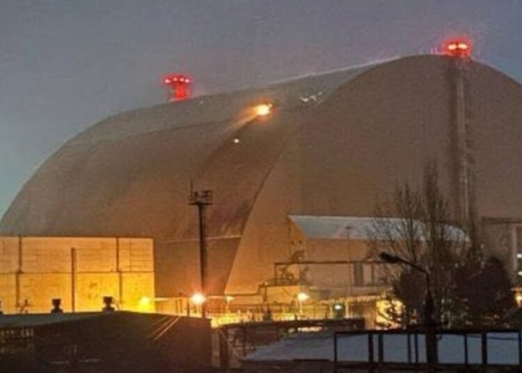 Un ataque aéreo ruso provoca un apagón en la central nuclear de Chernóbil