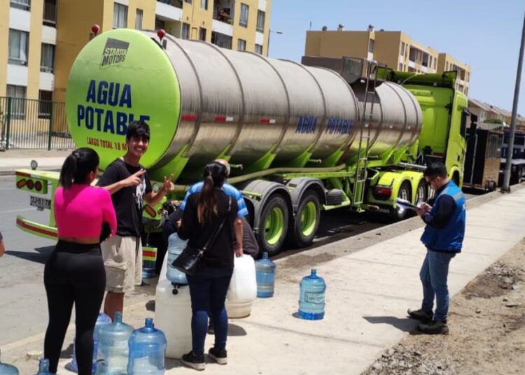 Falla en tubería deja sin agua al 60% de Alto Hospicio: suspenden clases en siete establecimientos