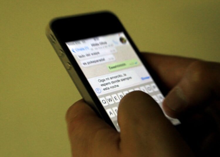 Tras ser expulsada por “conflictiva”: Corte de Arica ordena reintegrar a vecina a grupo de WhatsApp de copropietarios